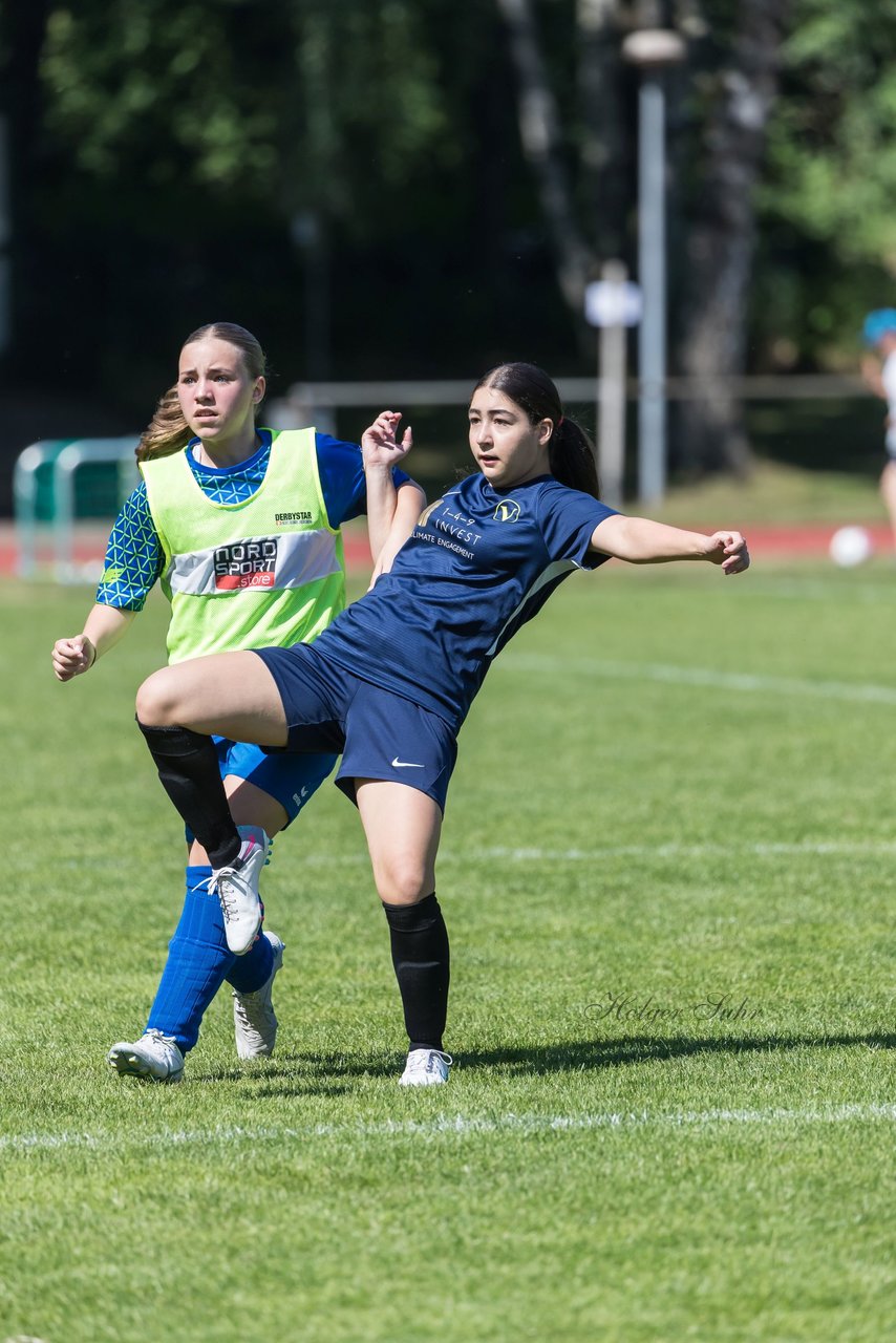 Bild 200 - Loewinnen Cup